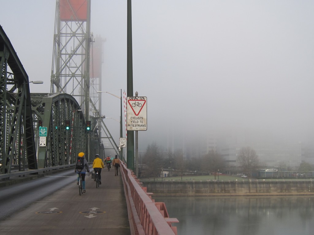 Hawthorne bridge fog